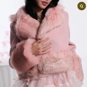 Elegant Pink Faux Fur Women's Jacket